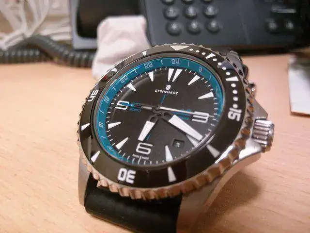 V4RDjdul.webp