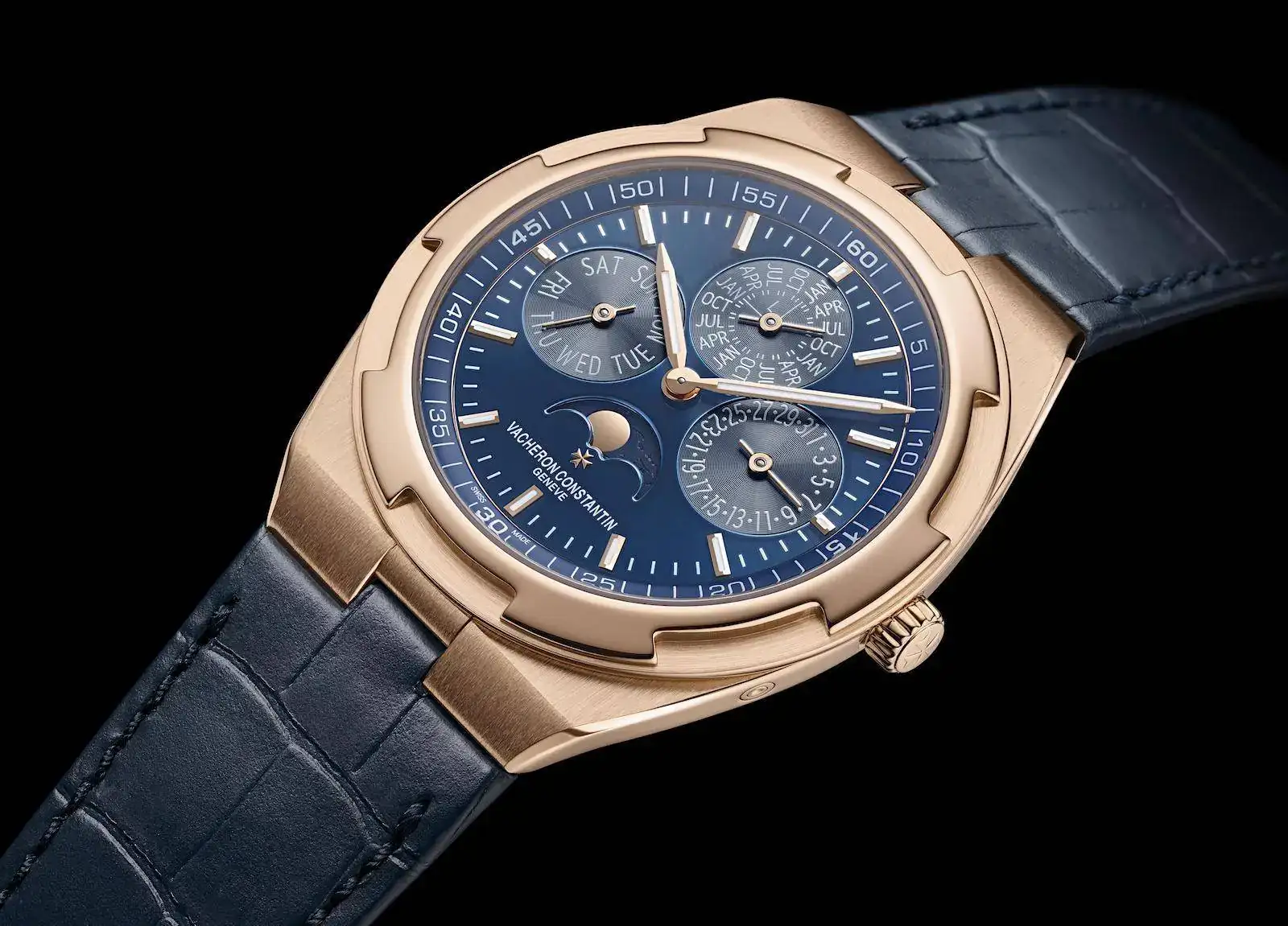 Vacheron-Constantin-en-el-SIHH-2019-Overseas-Perpetual-Calendar-rose-gold (1).jpg