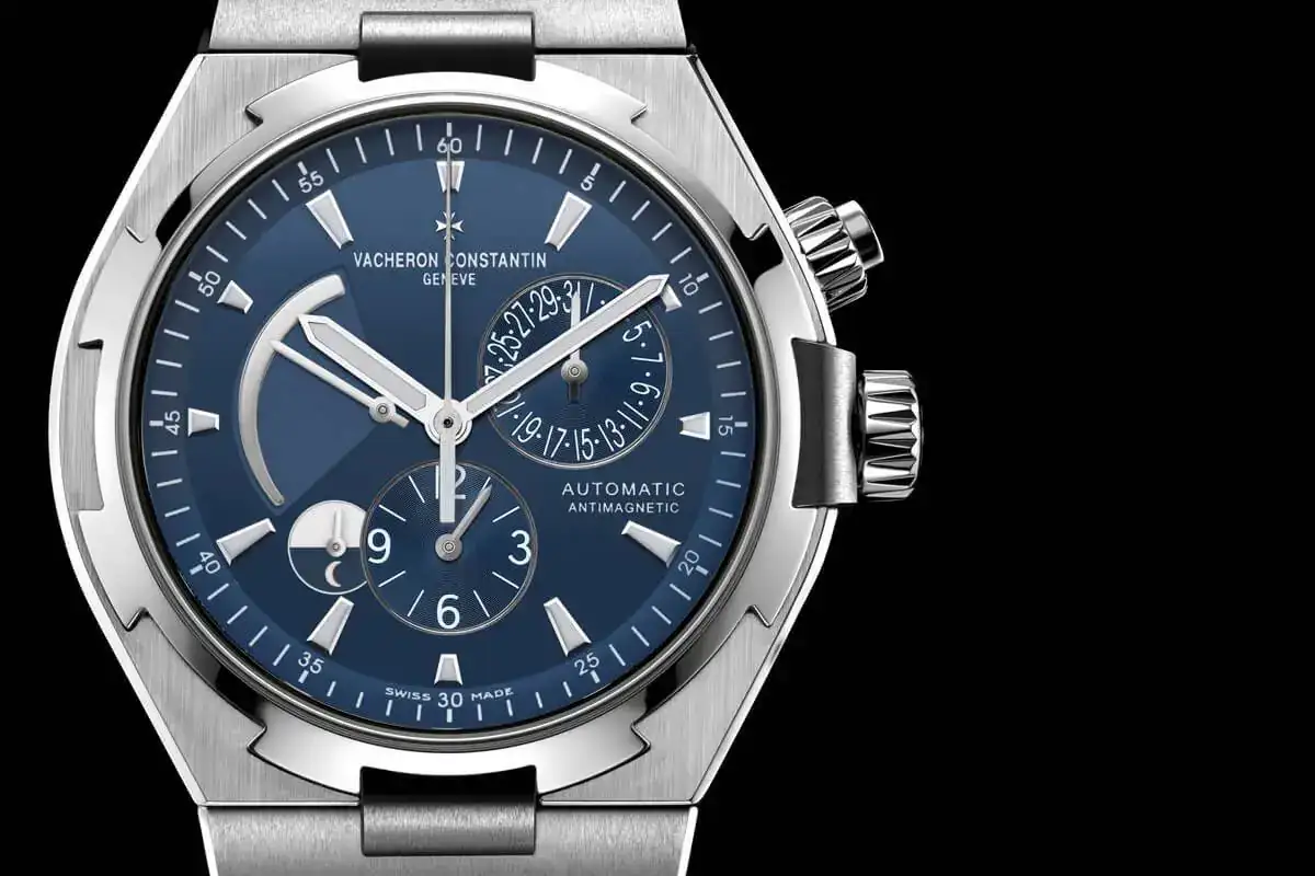 Vacheron-Constantin-Overseas-Blue-Dial-Dual-Time-4.webp