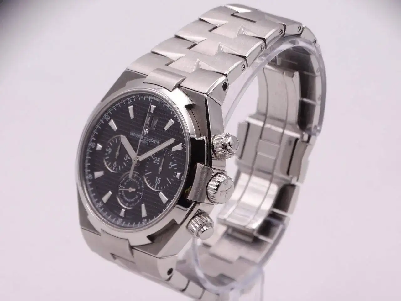 Vacheron Constantin Overseas Chronograph 09712.JPG