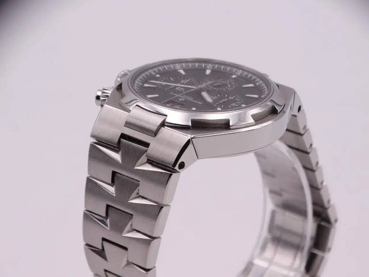 Vacheron Constantin Overseas Chronograph 09722.JPG