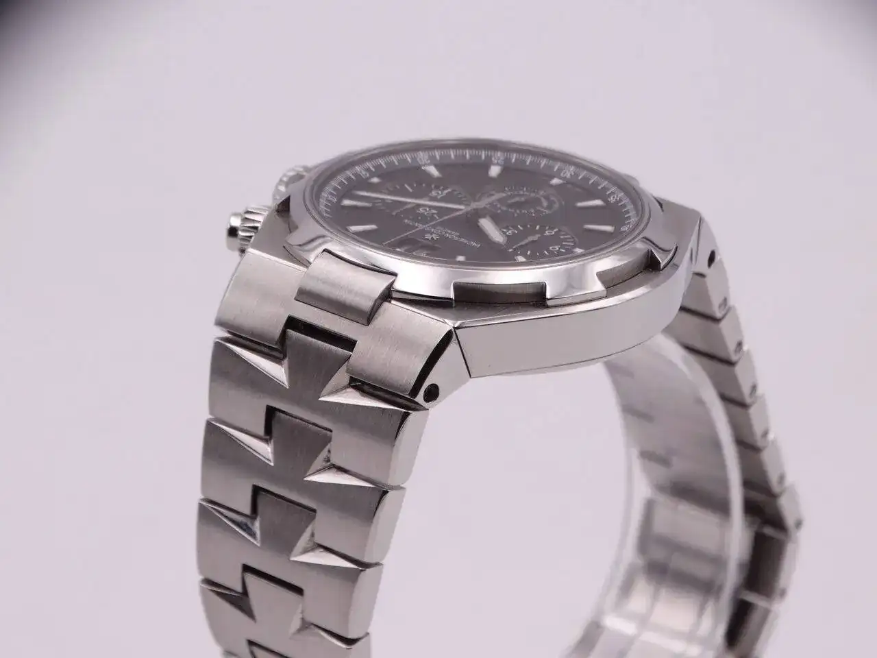 Vacheron Constantin Overseas Chronograph 09722.webp
