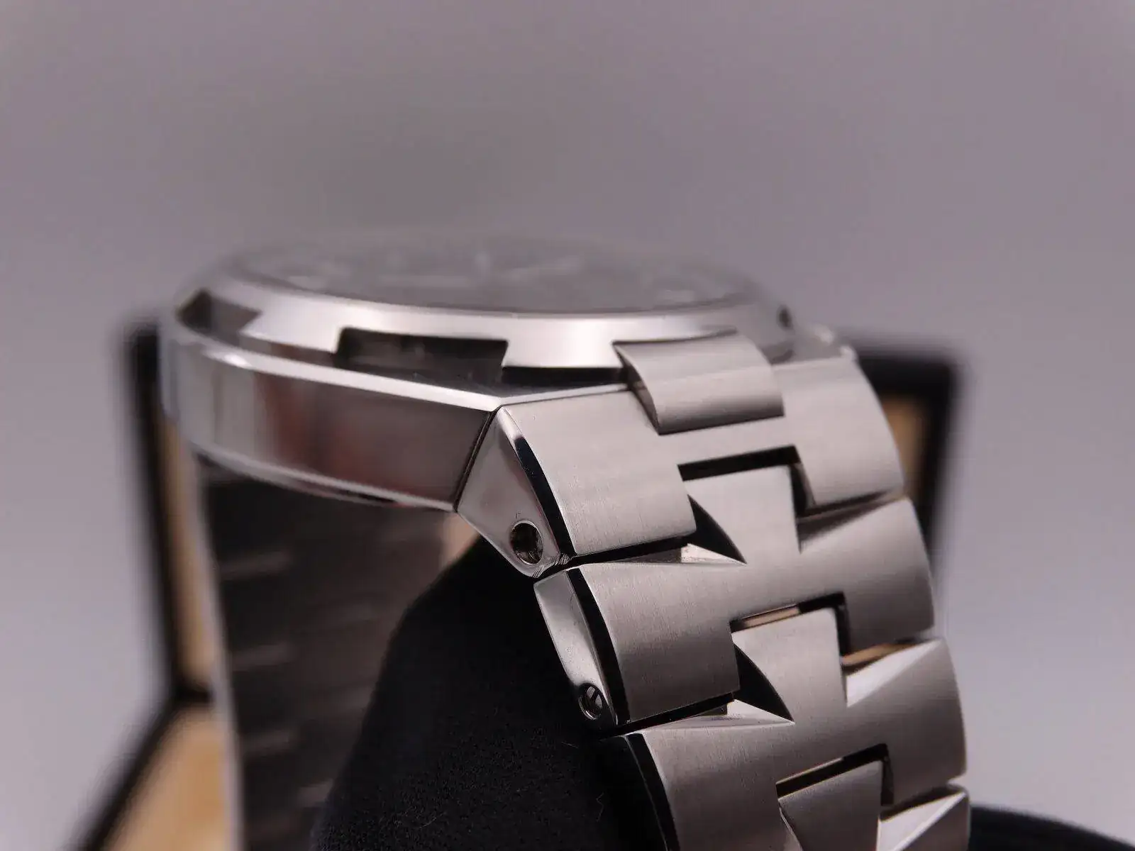Vacheron Constantin Overseas Chronograph 49150 07686.webp