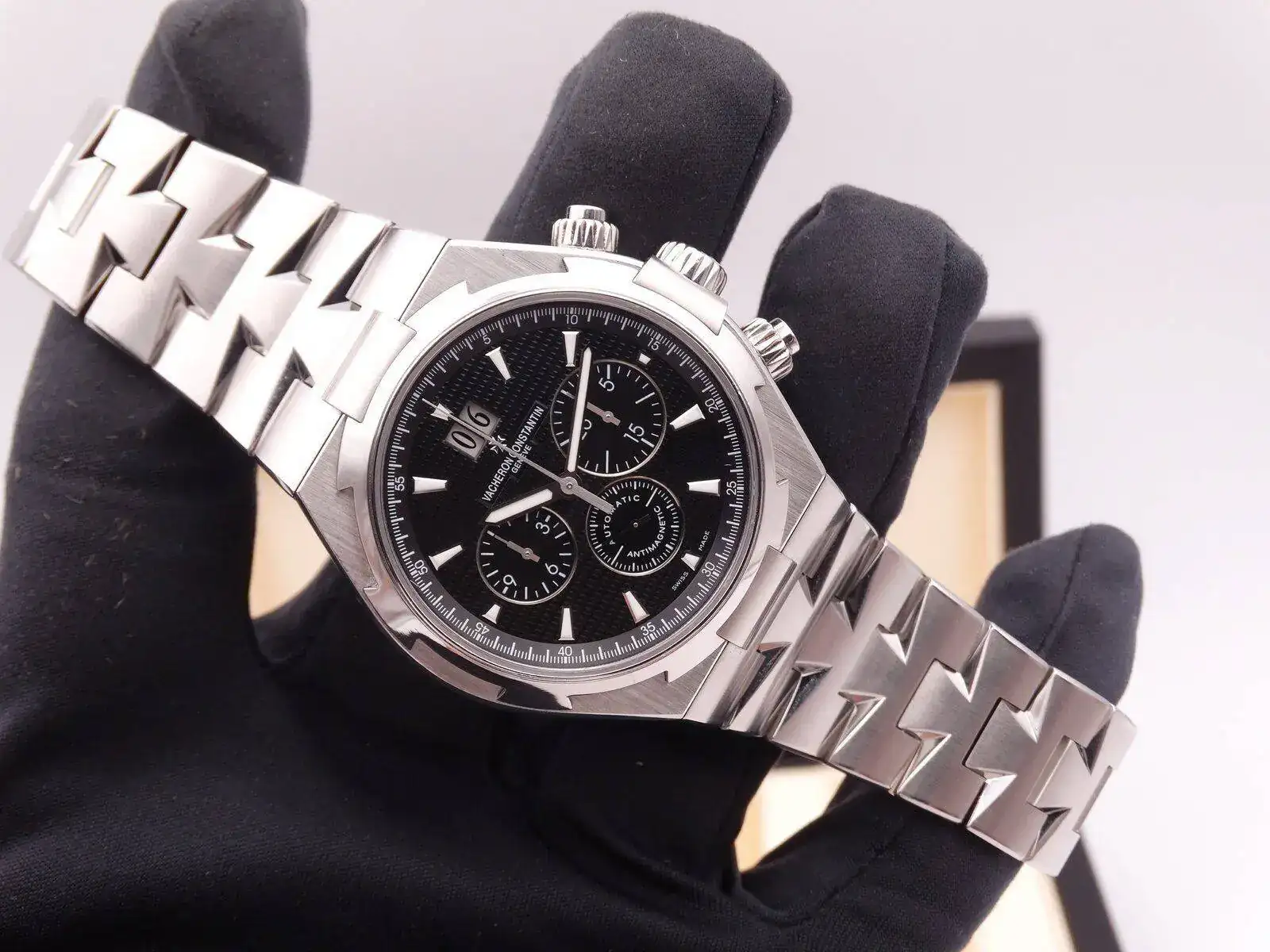 Vacheron Constantin Overseas Chronograph 49150 07690.webp