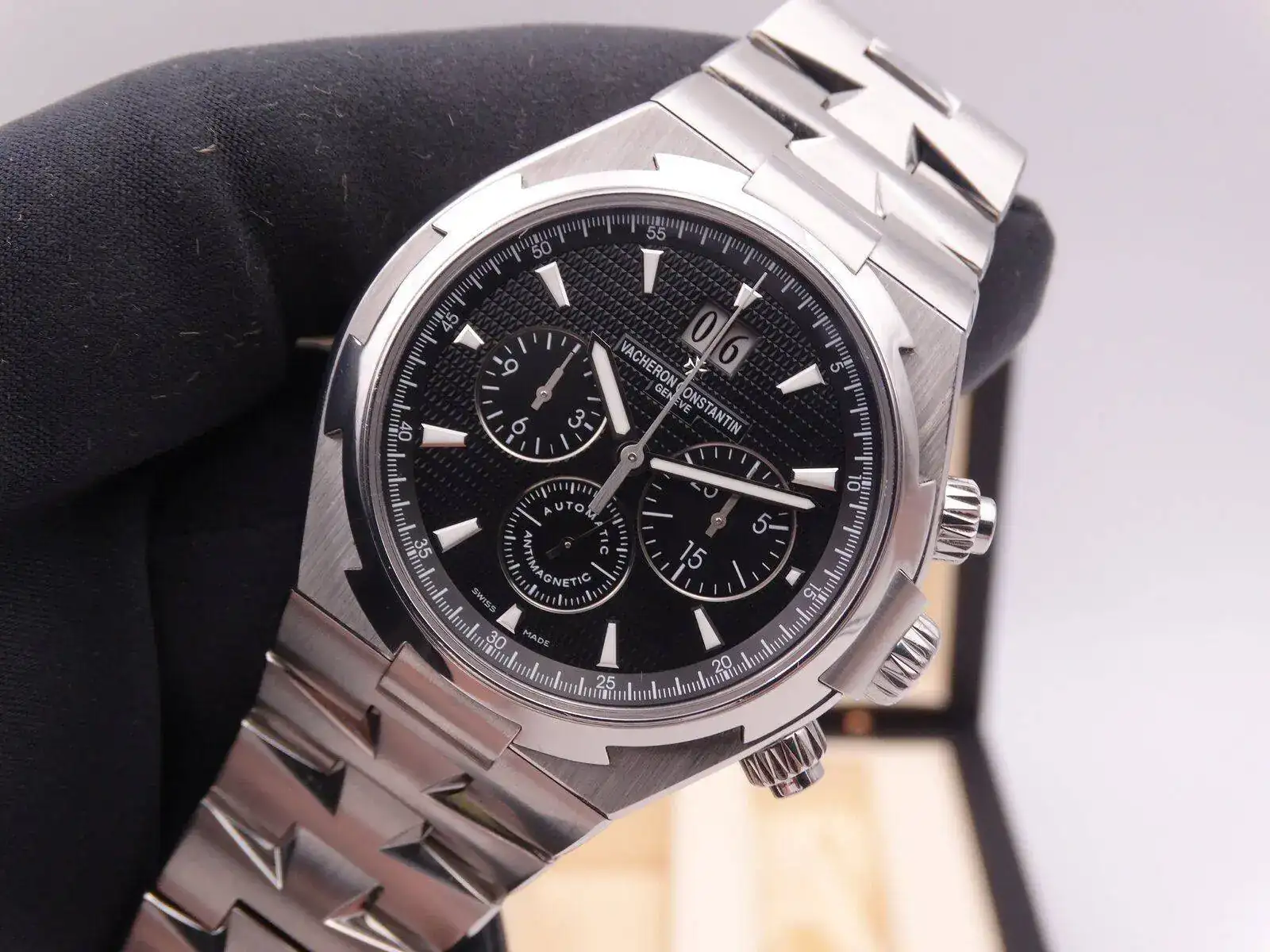 Vacheron Constantin Overseas Chronograph 49150 07695.webp