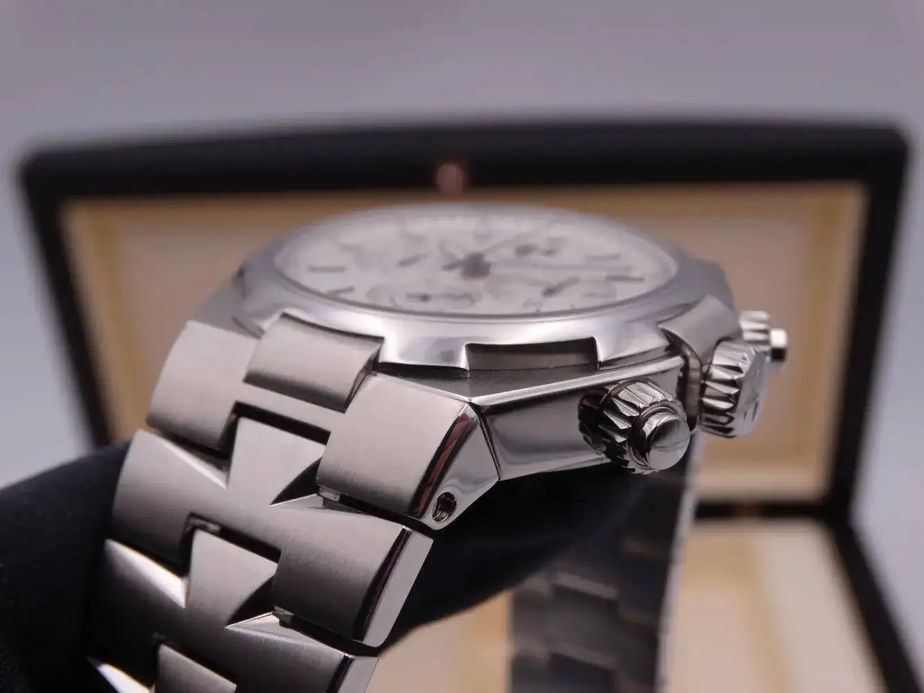 Vacheron Constantin Overseas Chronograph 7445.jpg