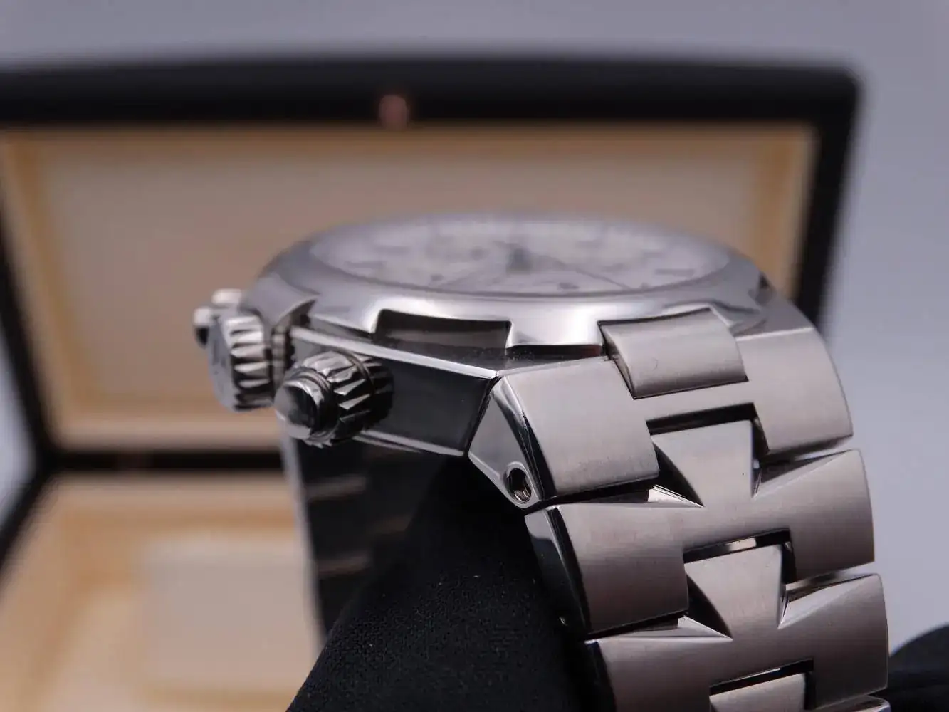 Vacheron Constantin Overseas Chronograph 7446.jpg