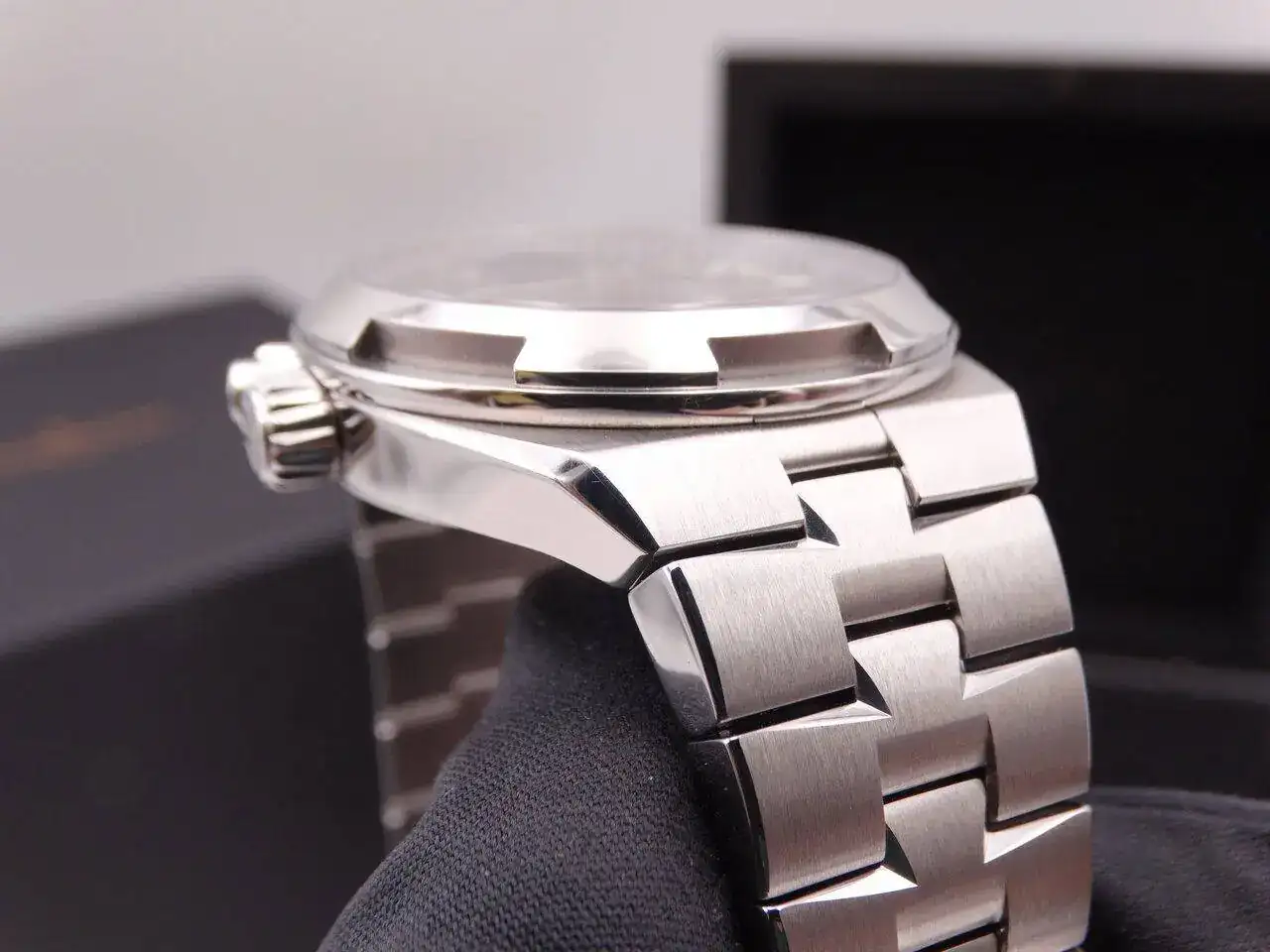 Vacheron Constantin Overseas Dual Time Power Reserve 03878.JPG