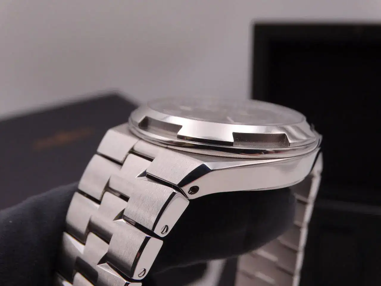 Vacheron Constantin Overseas Dual Time Power Reserve 03879.JPG