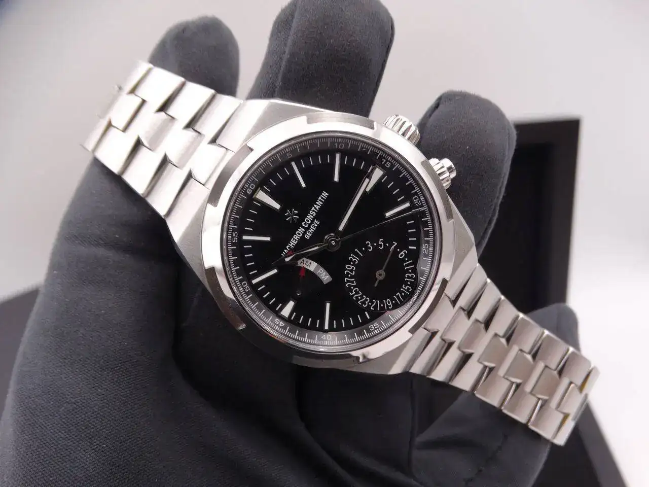 Vacheron Constantin Overseas Dual Time Power Reserve 03881.JPG