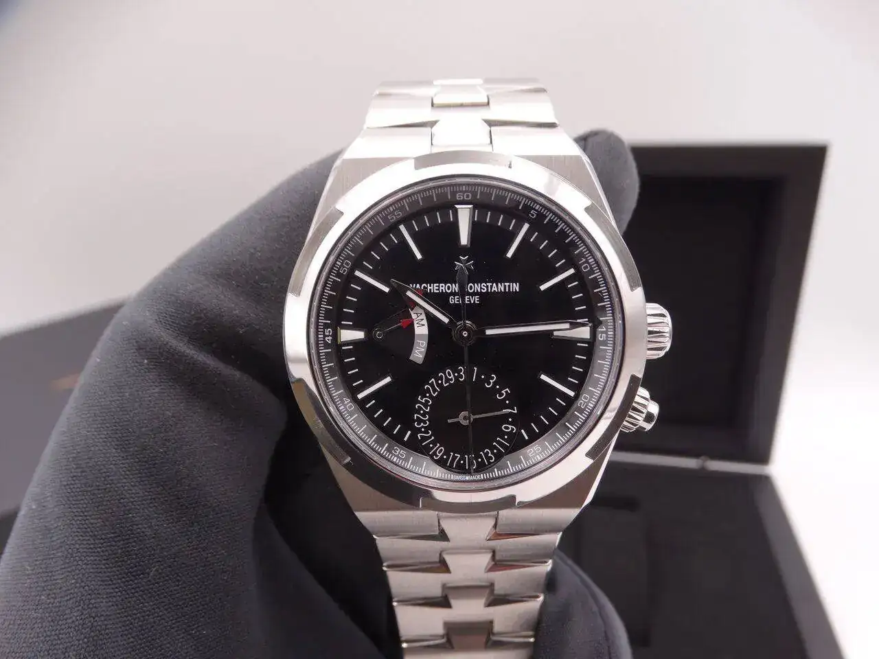 Vacheron Constantin Overseas Dual Time Power Reserve 03884.JPG