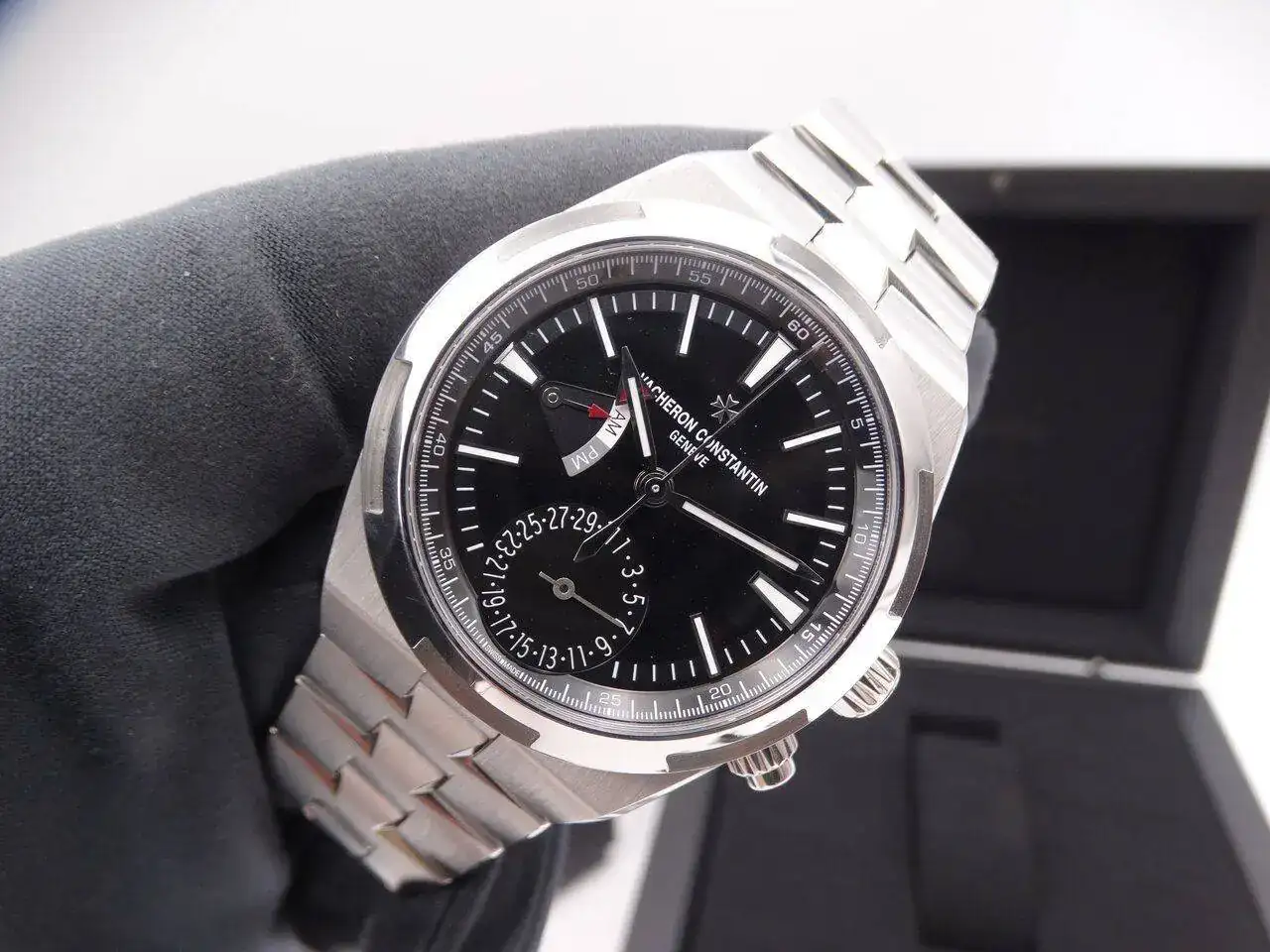 Vacheron Constantin Overseas Dual Time Power Reserve 03886.JPG