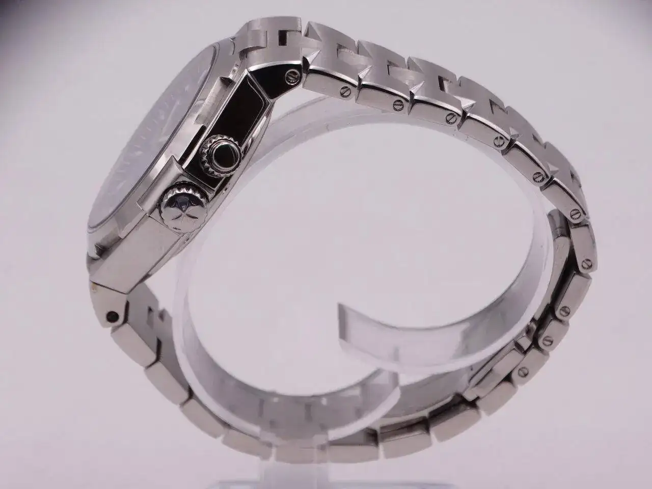 Vacheron Constantin Overseas Dual Time Power Reserve 05889.webp