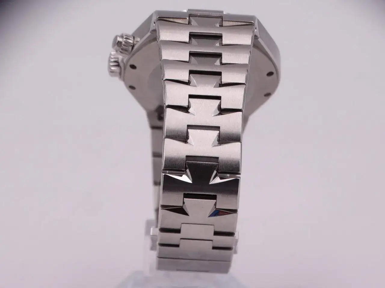 Vacheron Constantin Overseas Dual Time Power Reserve 05890.webp