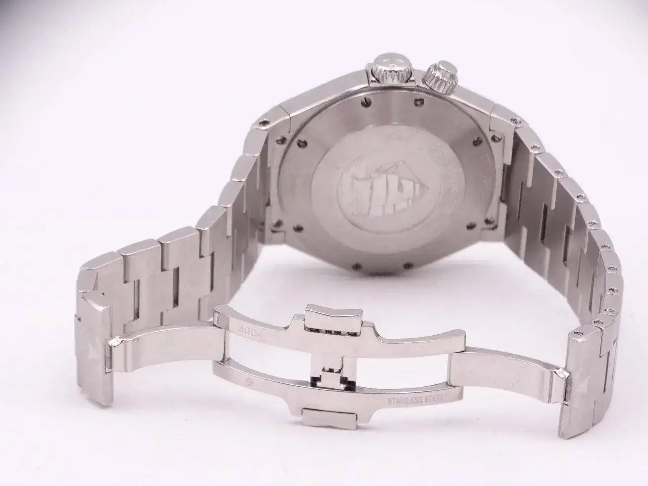 Vacheron Constantin Overseas Dual Time Power Reserve 05897.webp