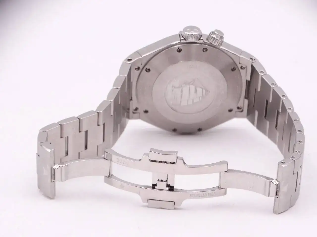 Vacheron Constantin Overseas Dual Time Power Reserve 05897.webp