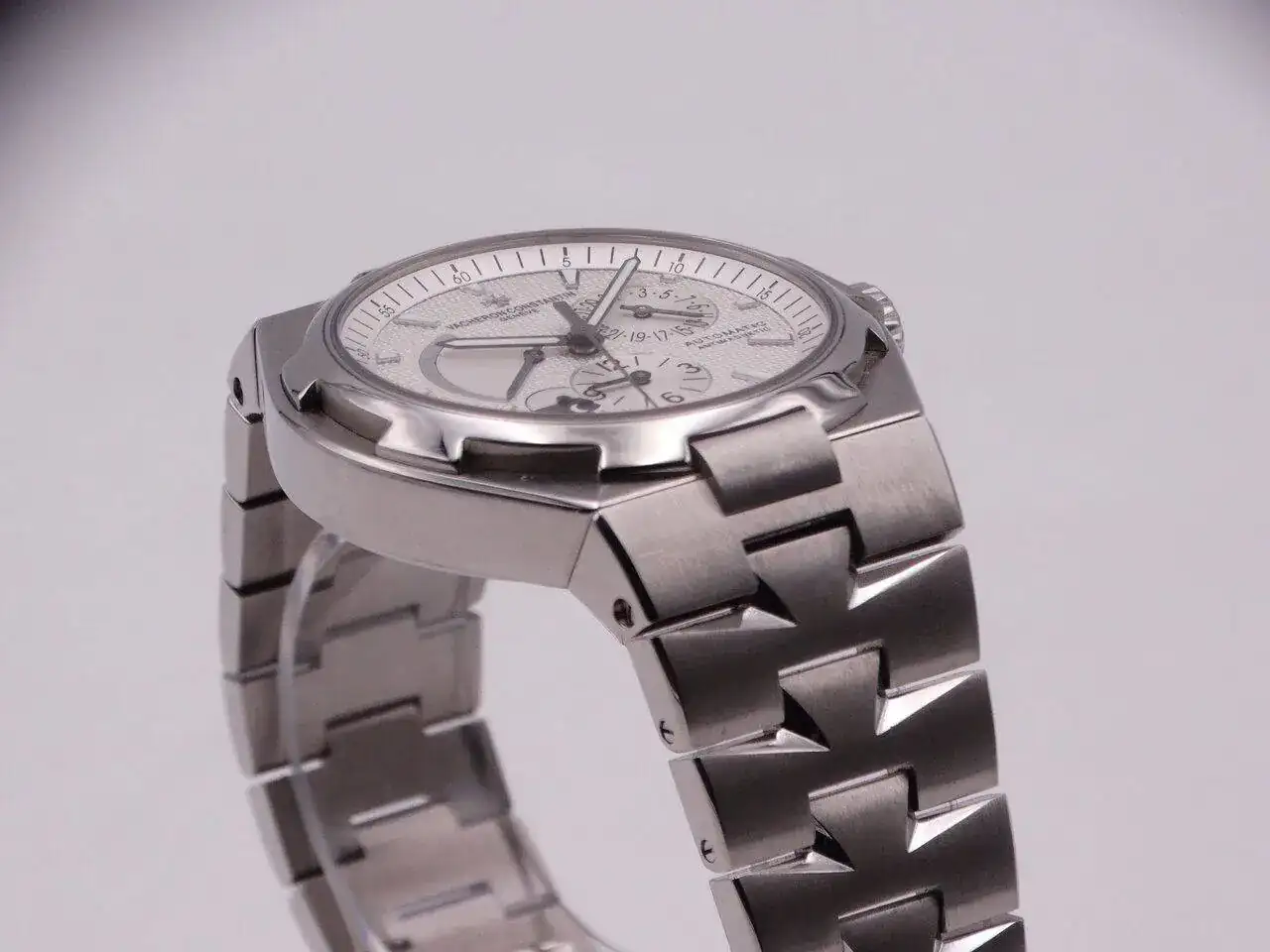 Vacheron Constantin Overseas Dual Time Power Reserve 07257.JPG