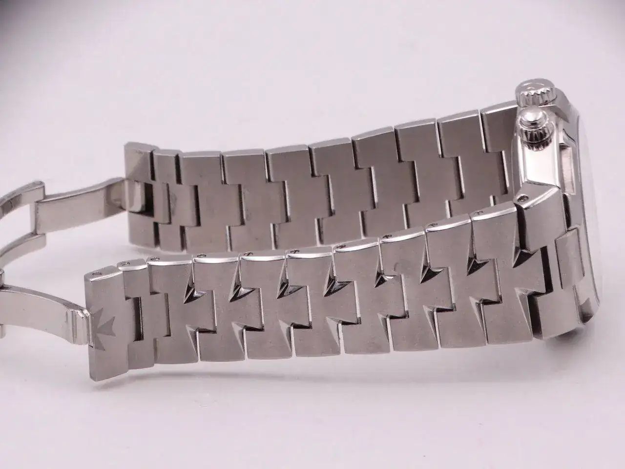 Vacheron Constantin Overseas Dual Time Power Reserve 07263.JPG