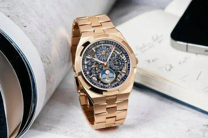 Vacheron-Constantin-Overseas-Perpetual-Calendar-Ultra-Thin-Skeleton-Blue-2-720x480.webp