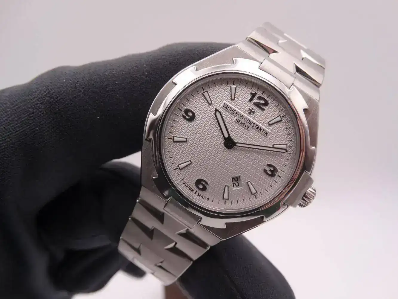 Vacheron Constantin Overseas Quartz  7259.jpg