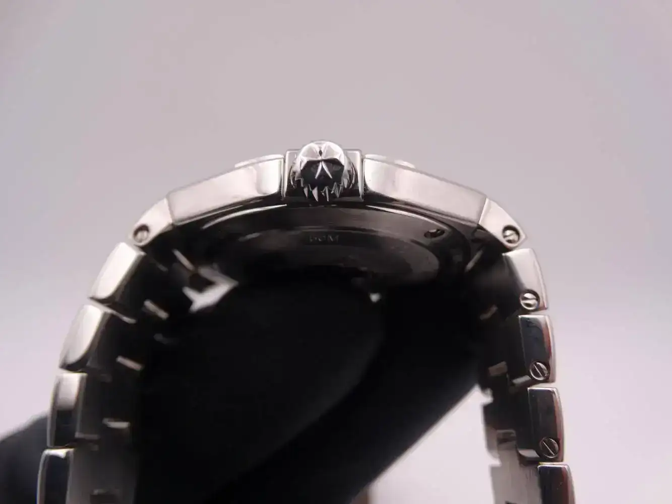 Vacheron Constantin Overseas Quartz  7261.jpg