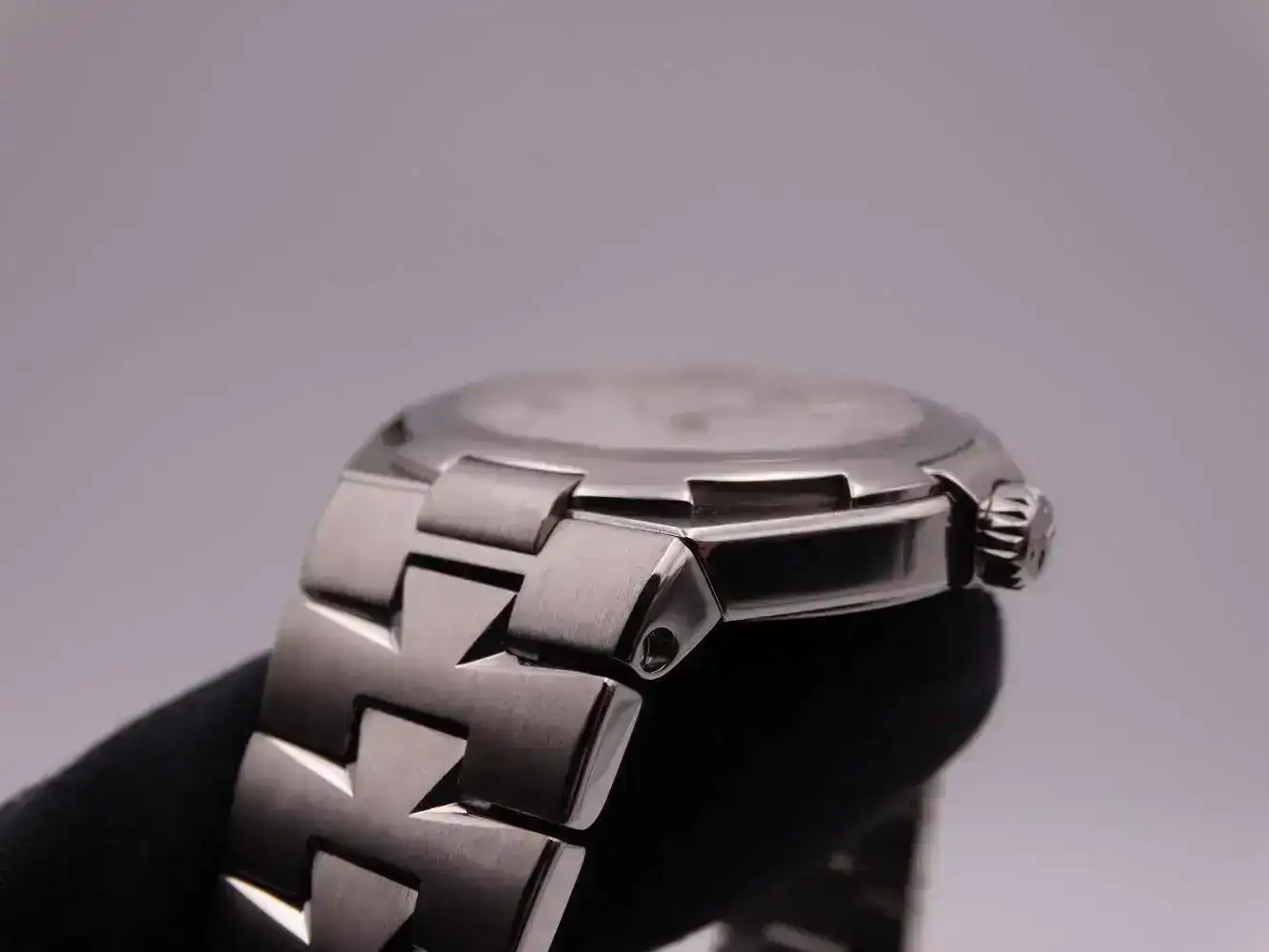 Vacheron Constantin Overseas Quartz  7270.jpg