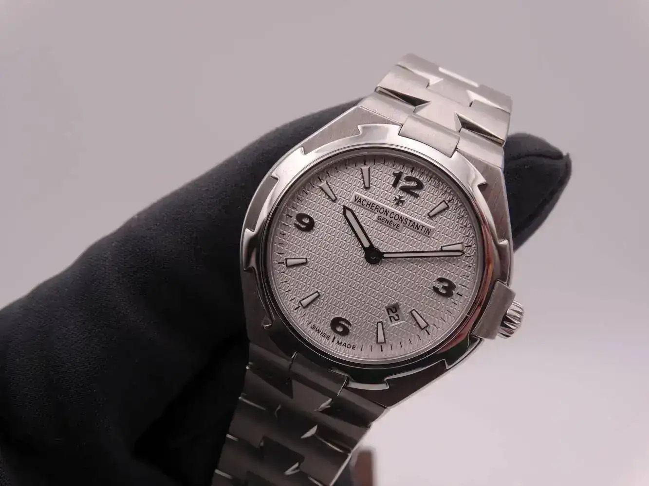 Vacheron Constantin Overseas Quartz  7275.jpg