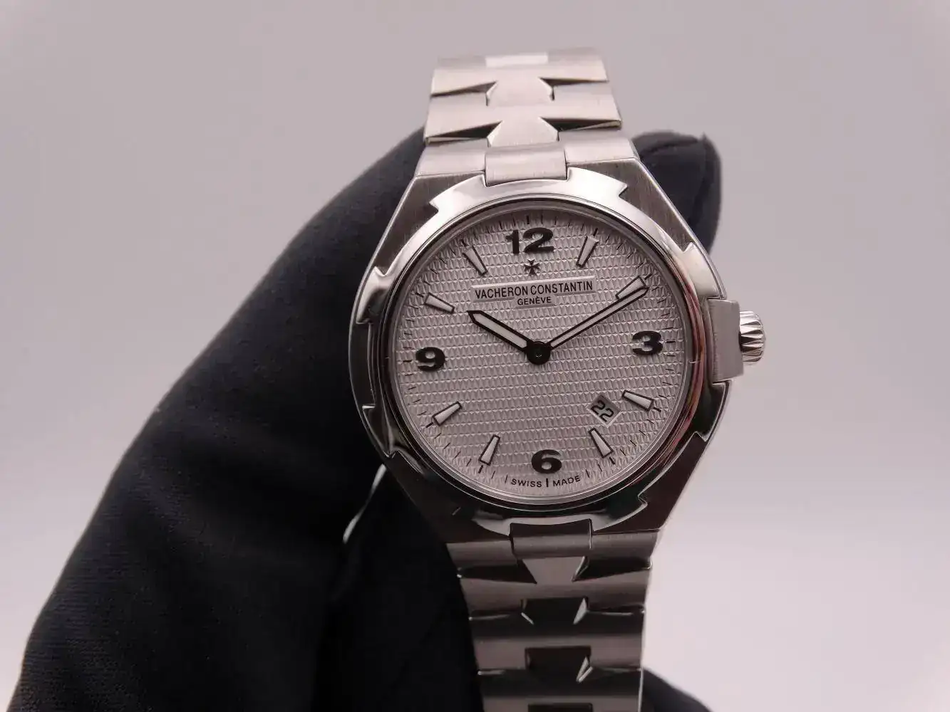 Vacheron Constantin Overseas Quartz  7276.jpg