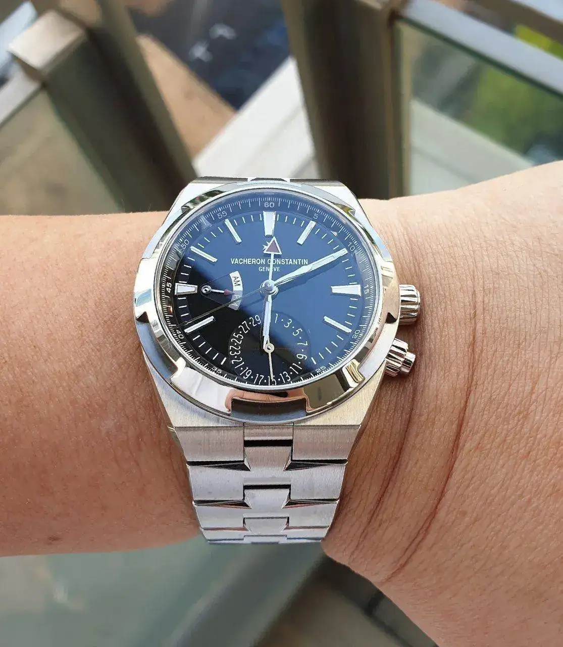 vacheron_6831816.jpg