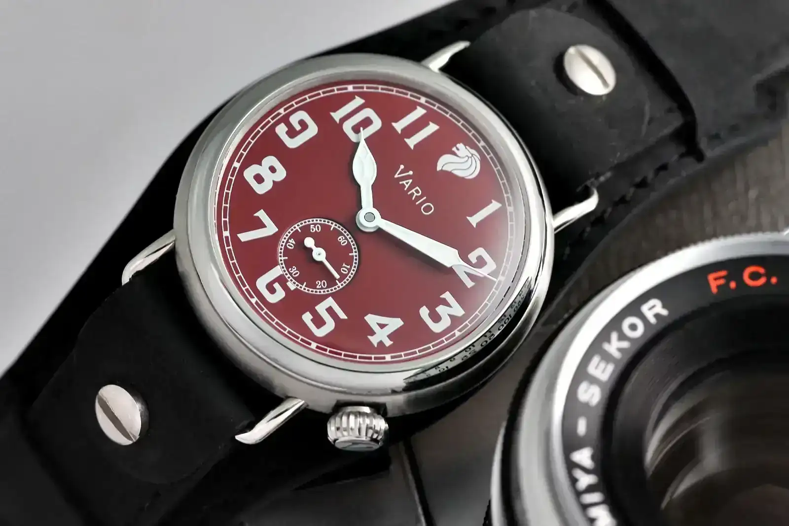 Vario-SG60-Merlion-Trench-Watch-dial.jpg.webp