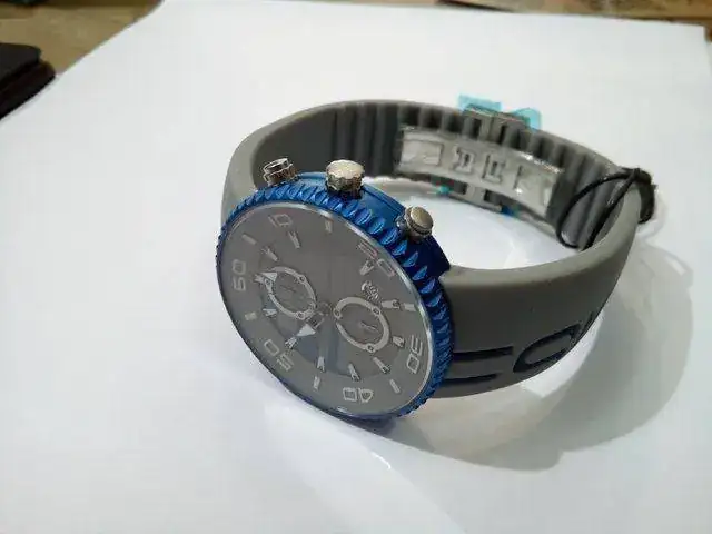 VHA6o6.webp