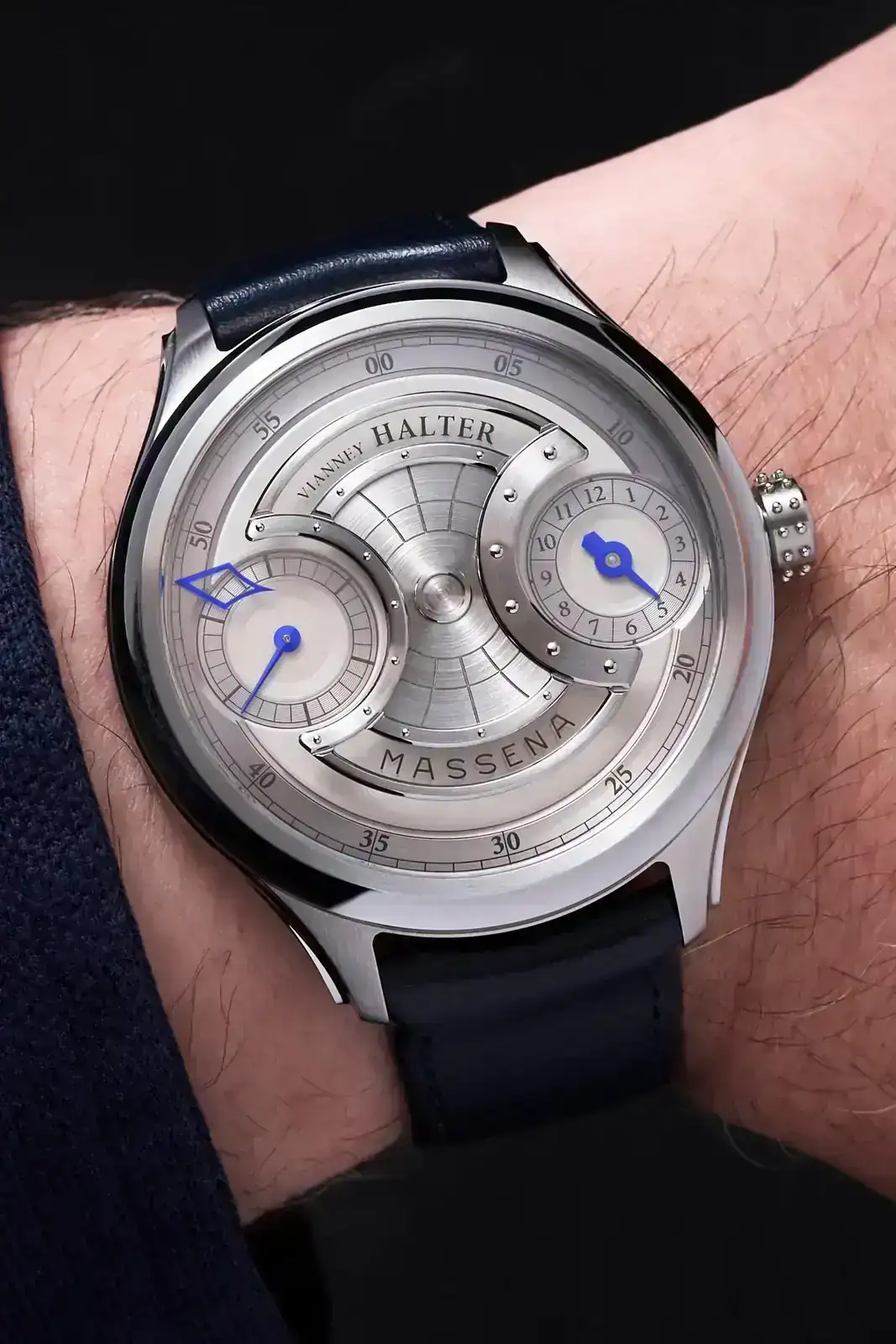 Vianney_Wrist_2.webp