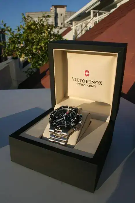 victorinox caja.webp