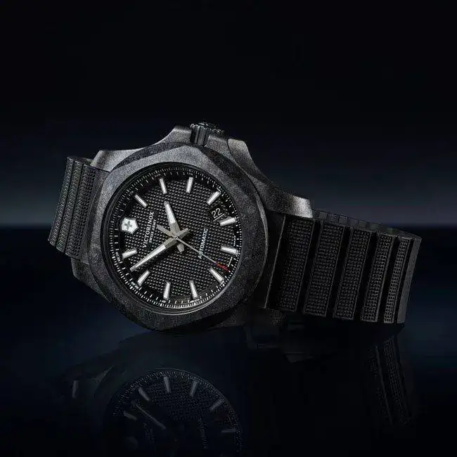 VICTORINOX-INOX-CARBON-241866_Conteenium_4-1.webp