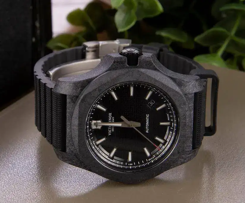 Victorinox inox carbon.JPG