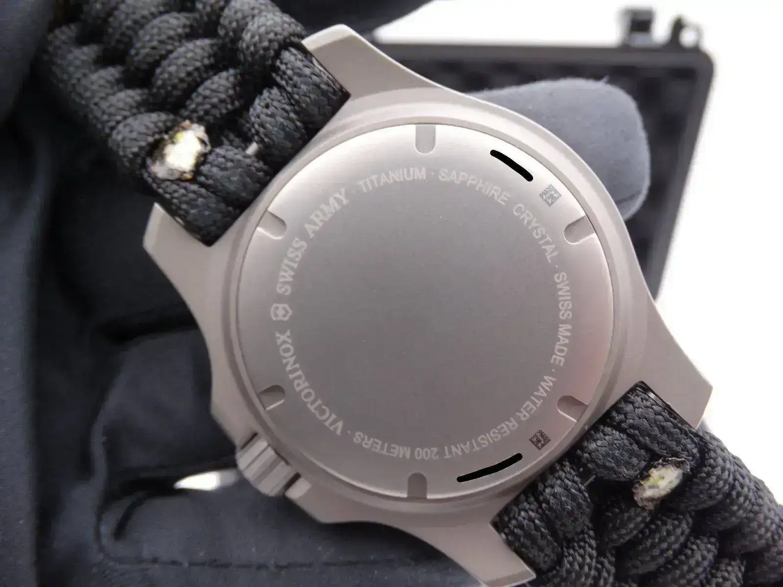 Victorinox INOX Diver Titanium 09913 copia.webp