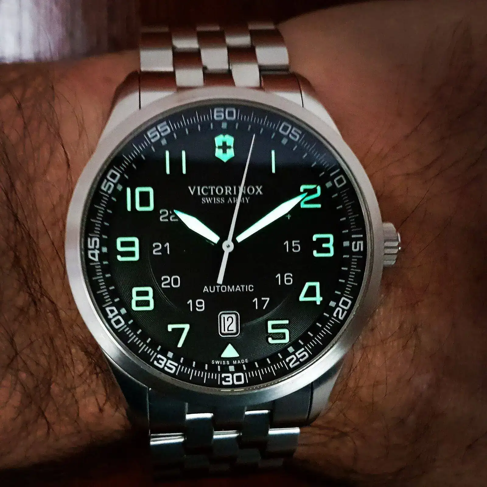 Victorinox Swiss Army AirBoss Mechanical #241508 (2).jpg
