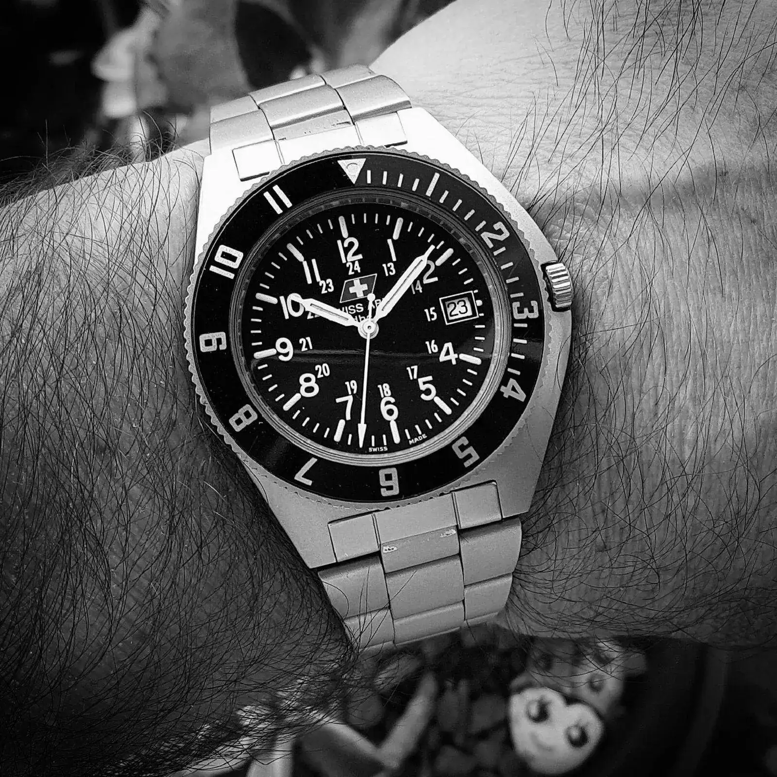 Victorinox Swiss Army HC-1126 (B&W)(1).webp