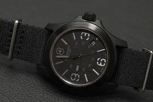 victorinox-swiss-army-original-watch-stencil-40-mm.webp