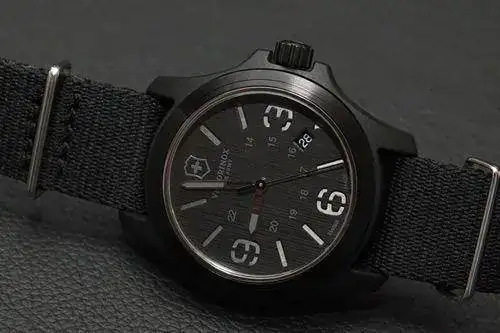 victorinox-swiss-army-original-watch-stencil-40-mm.webp