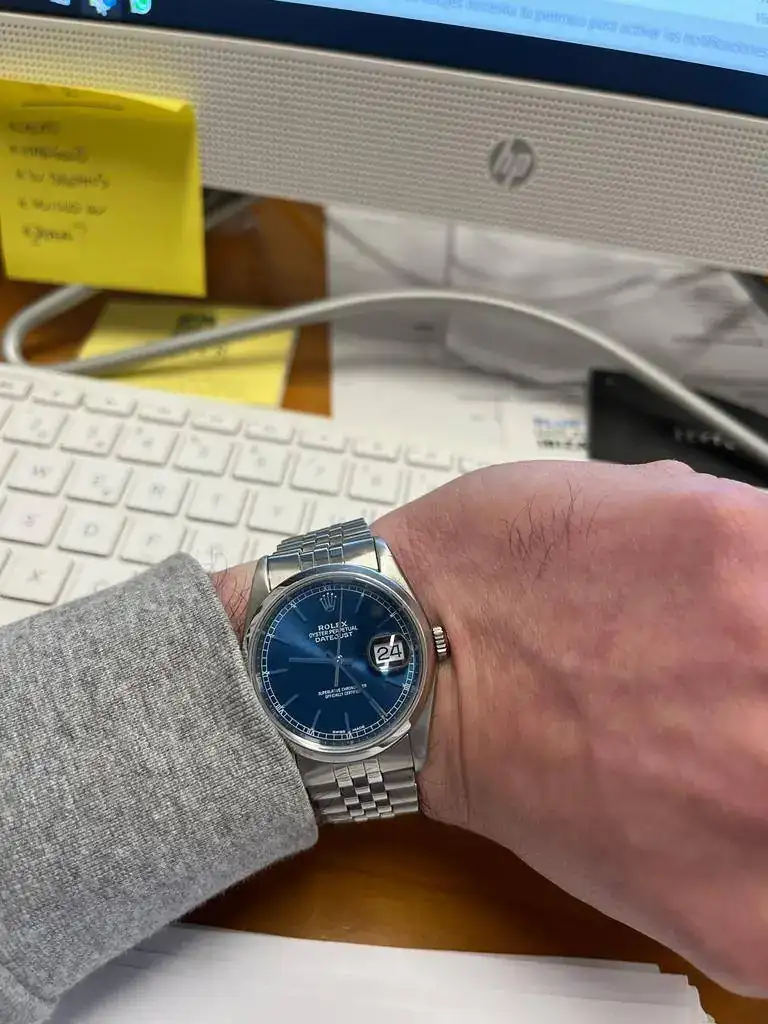 VIERNES RELOJ.webp