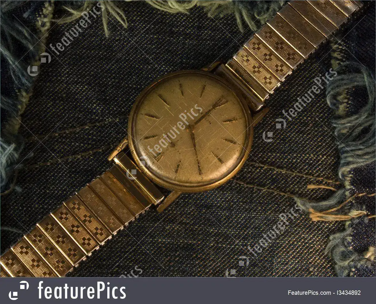 vintage-wristwatch-stock-picture-2434892.webp