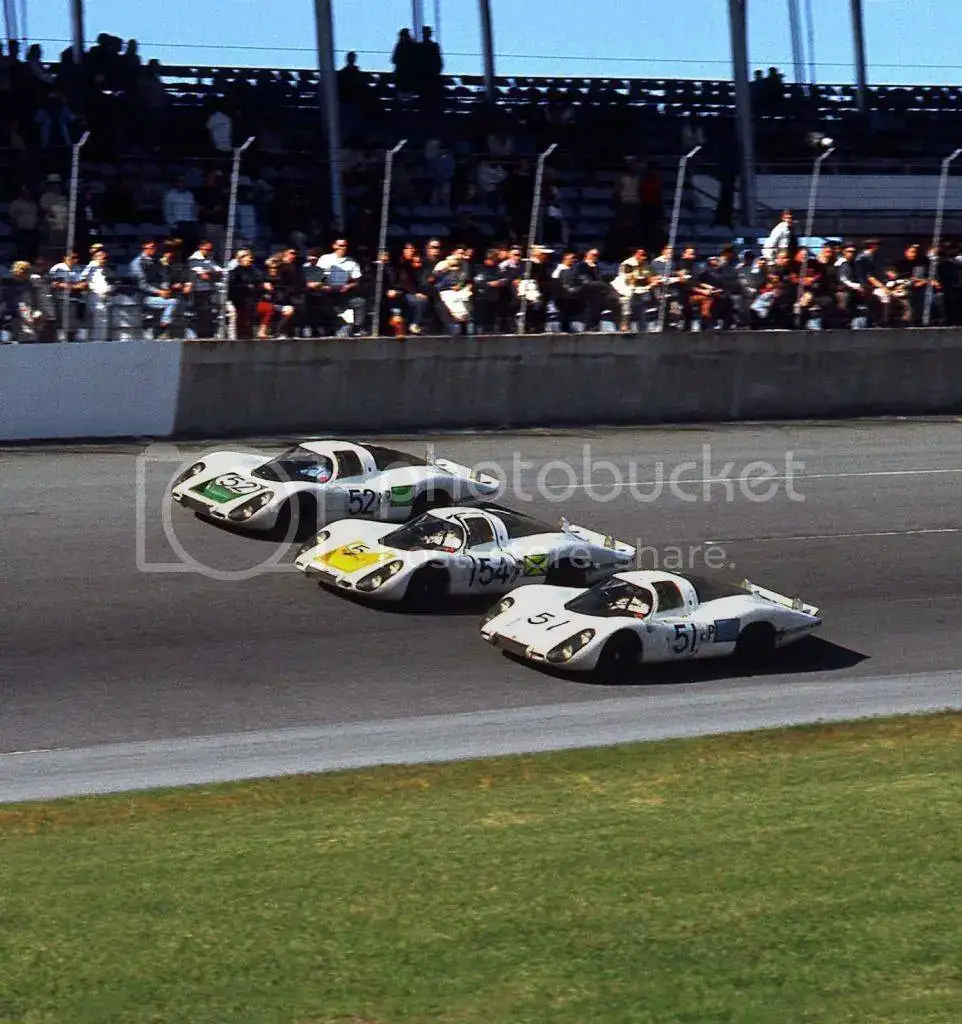 VintageDaytona-RacingCars.webp