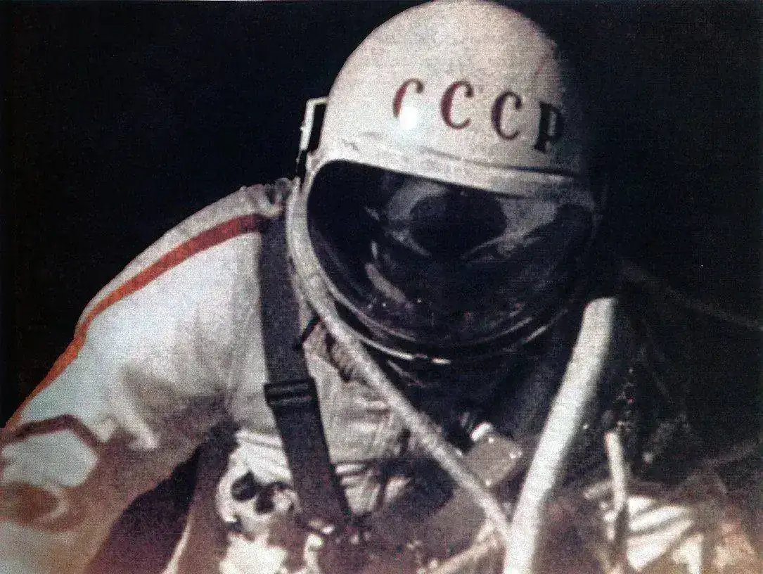 voskhod-2_leonov.webp