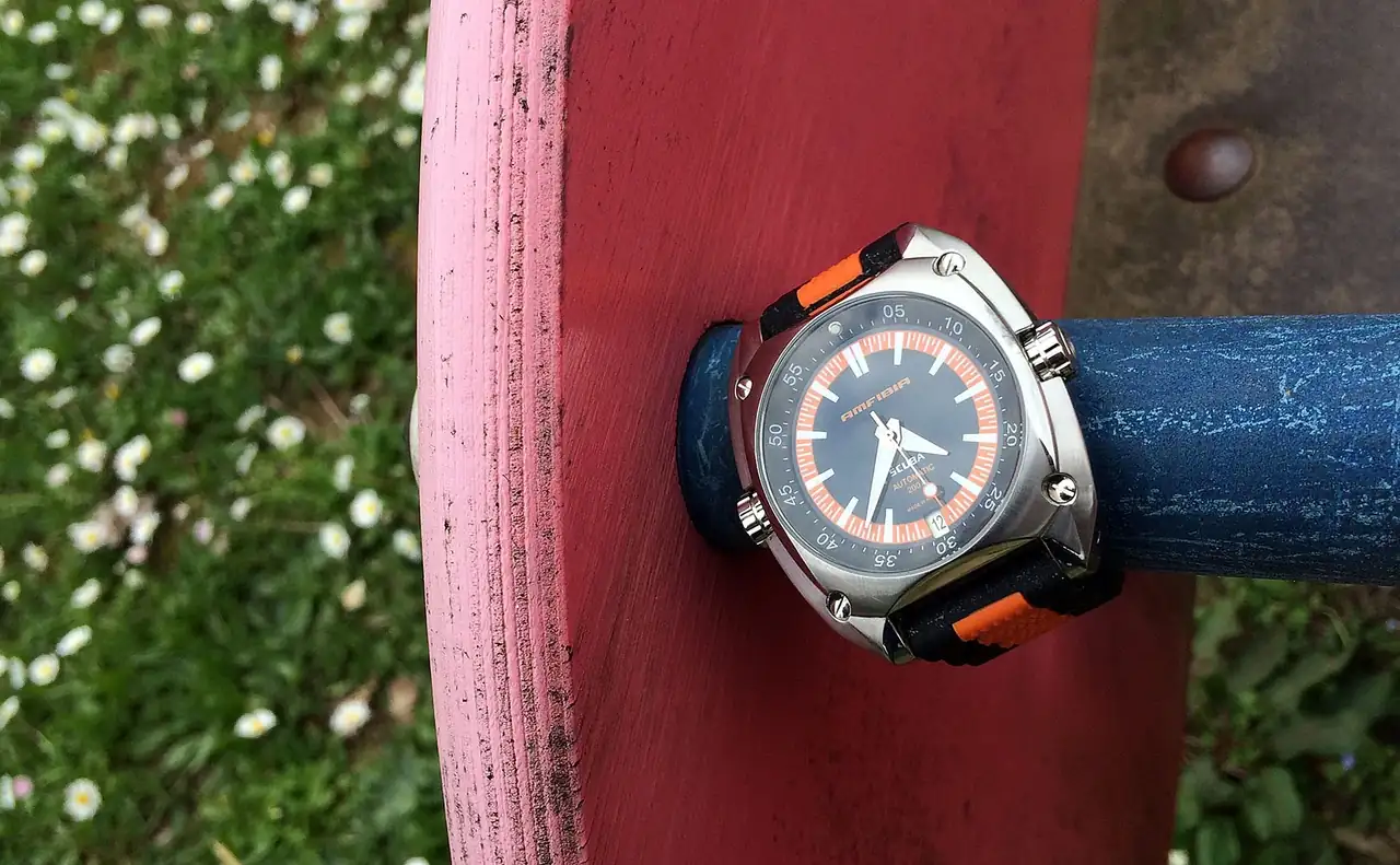 Vostok-Amfibia-Scuba-070460-4.webp