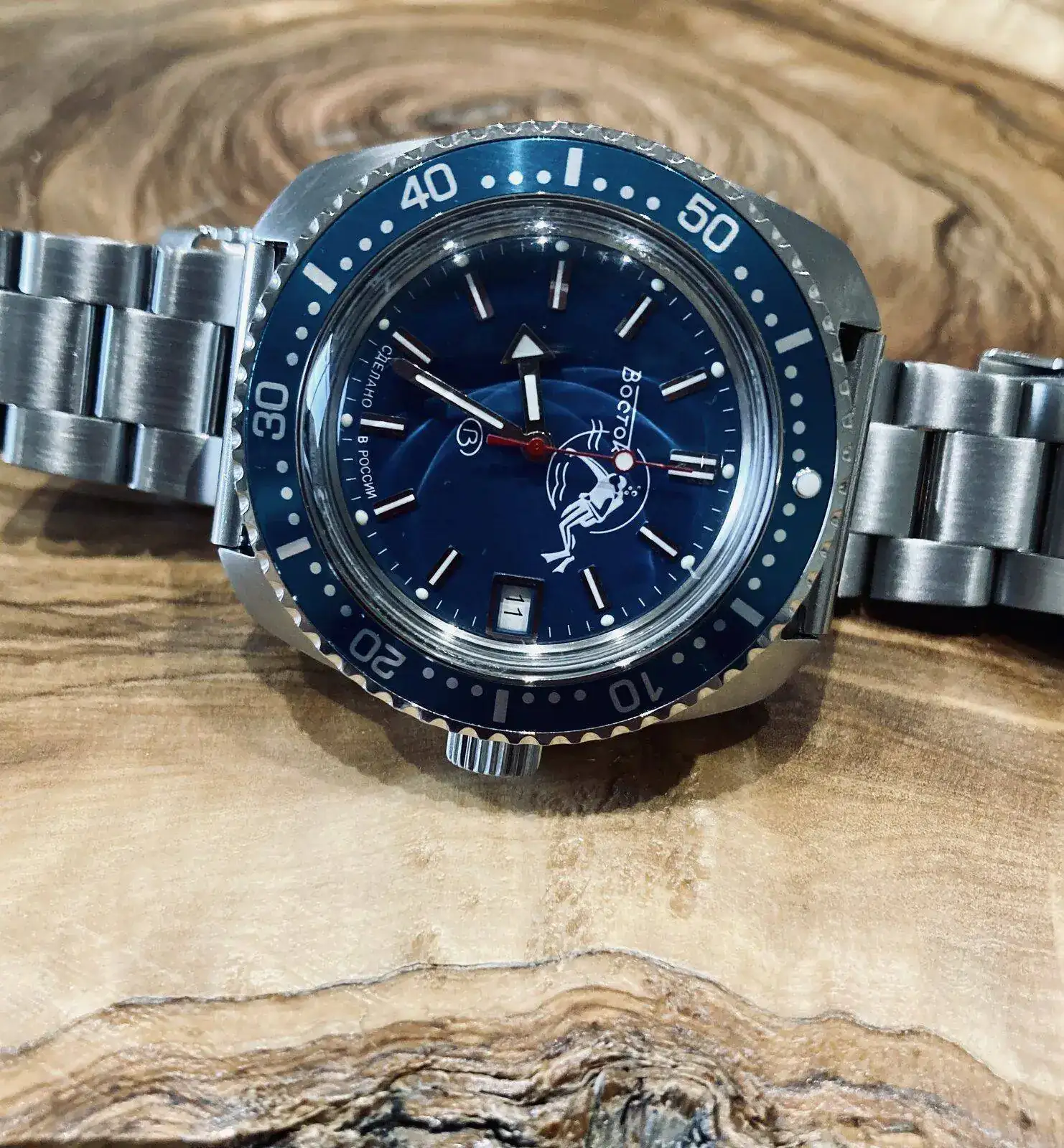 Vostok Amphibia 710 Scuba Blue_PJMA_3.webp