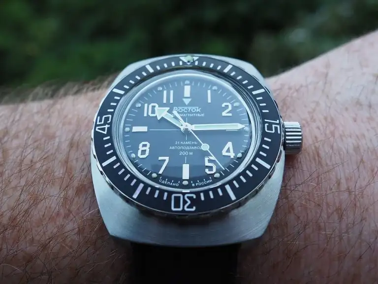 vostok-amphibia-se-090b38-antimagnetic-6.webp