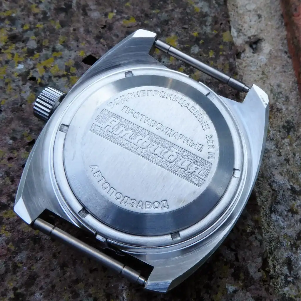 vostok-amphibia-se-150l07-44-e1502902211115.webp