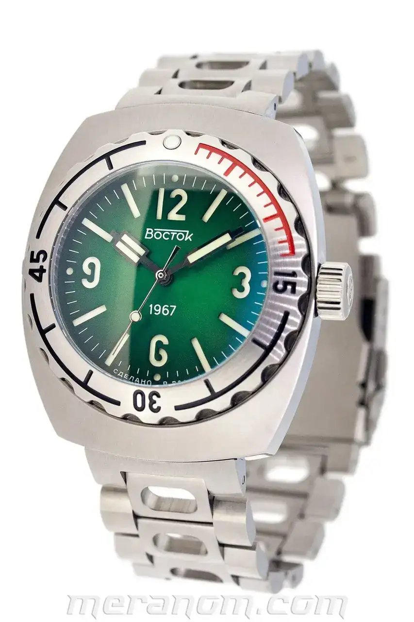 Vostok_Amphibia_1967_Green_190b03-01-1800x1800.jpg.webp