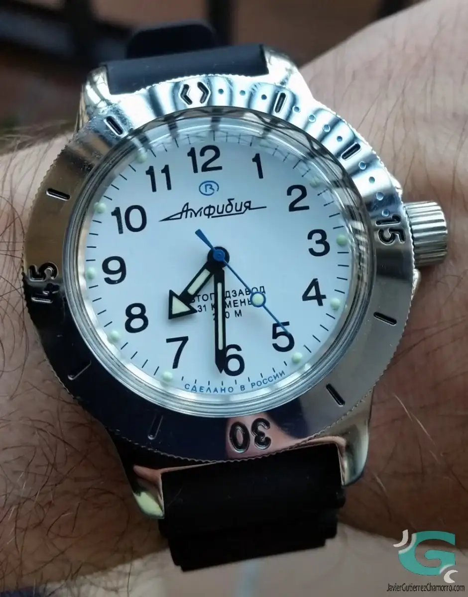 vostok_amphibia_classic_120813_muneca.webp
